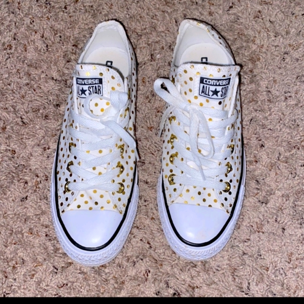 White poka dot converse